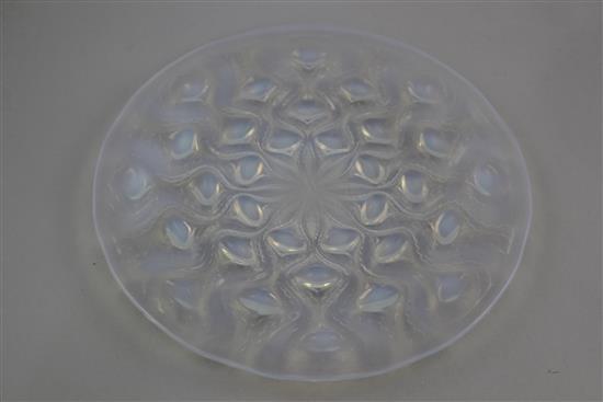 A René Lalique Bulbes No.2 pattern opalescent glass plate, 27cm